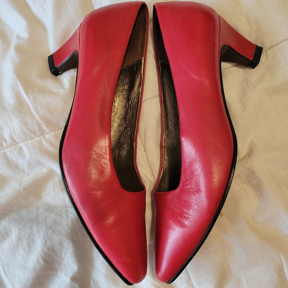 Nicole vintage Womens Red leather classic 2 inch heels Pumps Size 7M - Picture 8 of 16